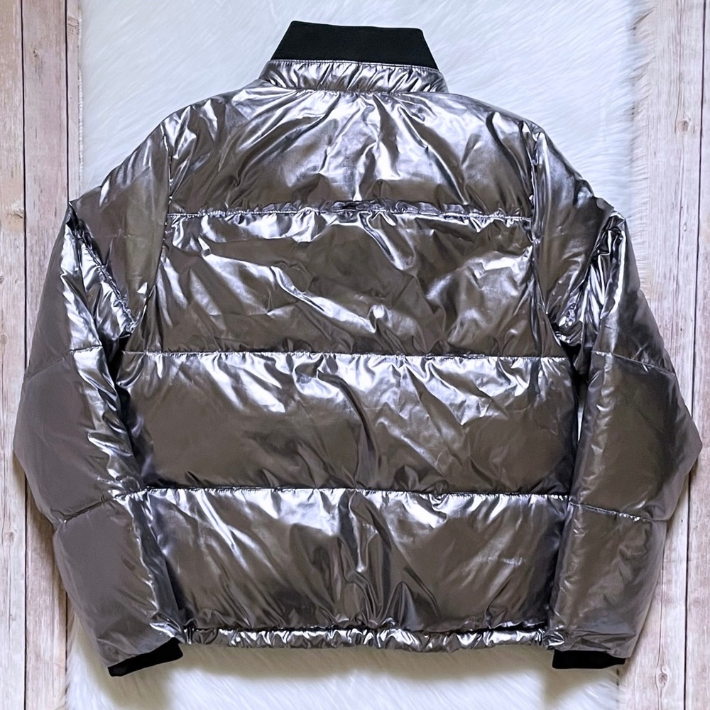 UGG Women’s Izzie Puffer Jacket Nylon In Silver Metallic - Picture 7 of 9
